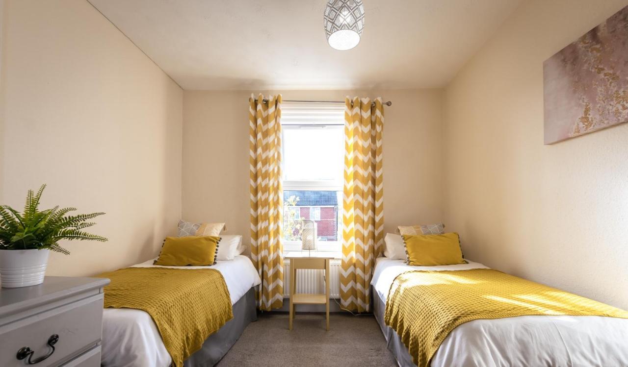 3-Bedroom House L Fast Wi-Fi L Garden L Newly Decorated L Close To Shops And Restaurants 伯恩茅斯 外观 照片