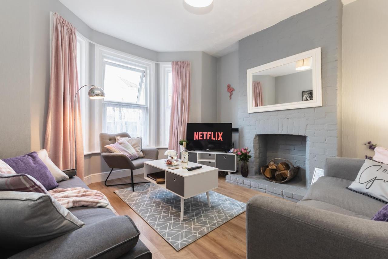 3-Bedroom House L Fast Wi-Fi L Garden L Newly Decorated L Close To Shops And Restaurants 伯恩茅斯 外观 照片