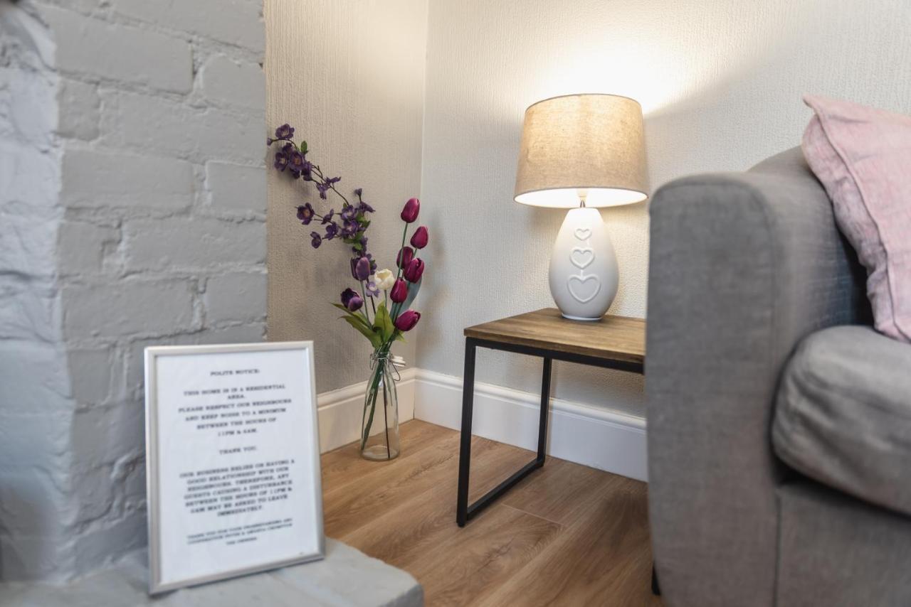 3-Bedroom House L Fast Wi-Fi L Garden L Newly Decorated L Close To Shops And Restaurants 伯恩茅斯 外观 照片