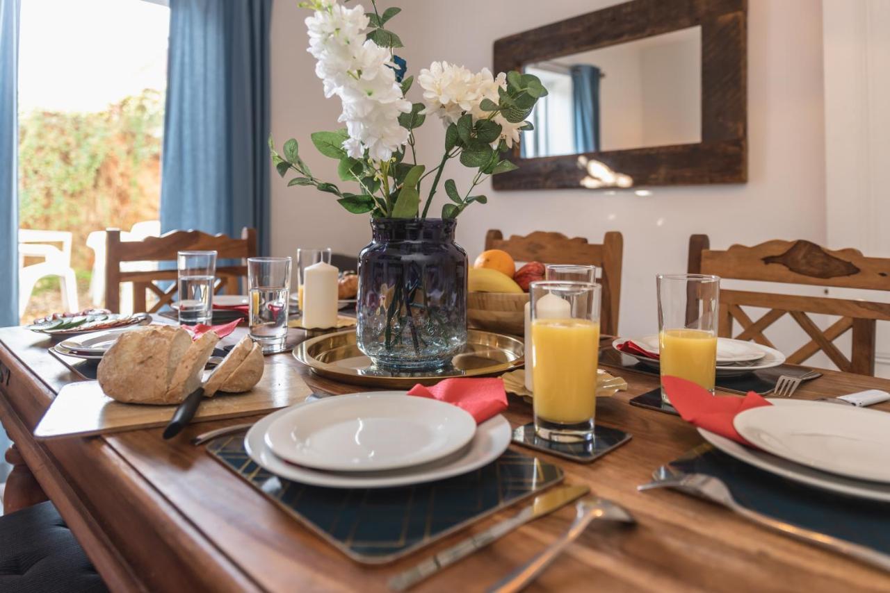 3-Bedroom House L Fast Wi-Fi L Garden L Newly Decorated L Close To Shops And Restaurants 伯恩茅斯 外观 照片