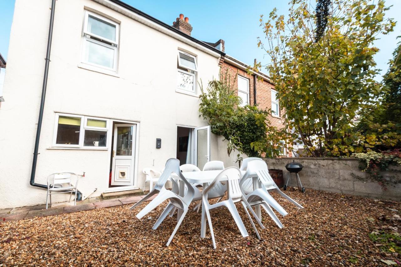 3-Bedroom House L Fast Wi-Fi L Garden L Newly Decorated L Close To Shops And Restaurants 伯恩茅斯 外观 照片