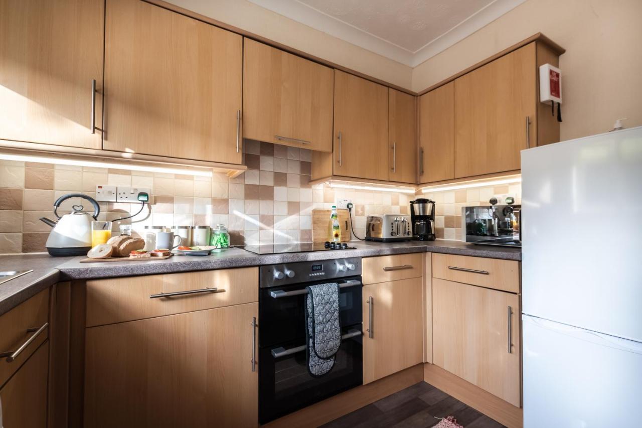 3-Bedroom House L Fast Wi-Fi L Garden L Newly Decorated L Close To Shops And Restaurants 伯恩茅斯 外观 照片