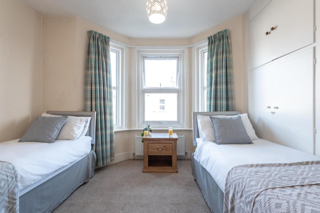 3-Bedroom House L Fast Wi-Fi L Garden L Newly Decorated L Close To Shops And Restaurants 伯恩茅斯 外观 照片