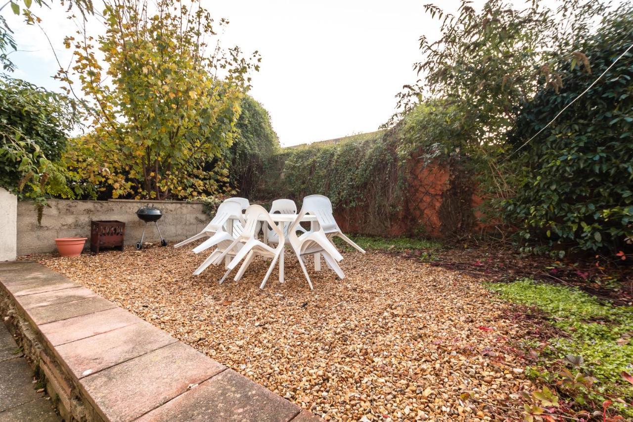 3-Bedroom House L Fast Wi-Fi L Garden L Newly Decorated L Close To Shops And Restaurants 伯恩茅斯 外观 照片